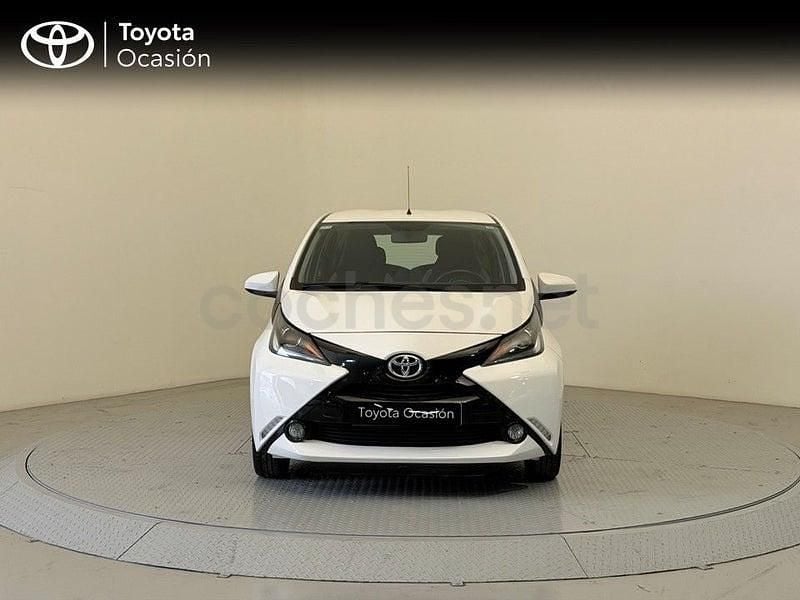 Usado Toyota Aygo X-play 69 CV (50 kW) 2015 Blanco Utilitario