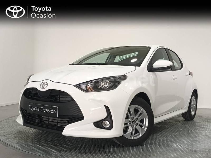 Blanco Usado 2023 Toyota Yaris Berlina | 17.990 € (Precio justo) - Imagen 1/4