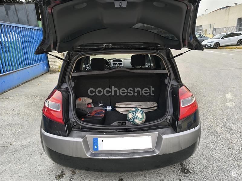 Usado Renault Mégane II Dynamique 130 CV (95 kW) 2007 Negro Berlina