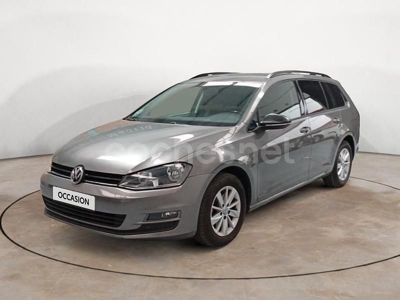 Gris / plata Usado 2014 VW Golf VII Advance Familiar | 7999 € (Precio justo) - Imagen 1/4