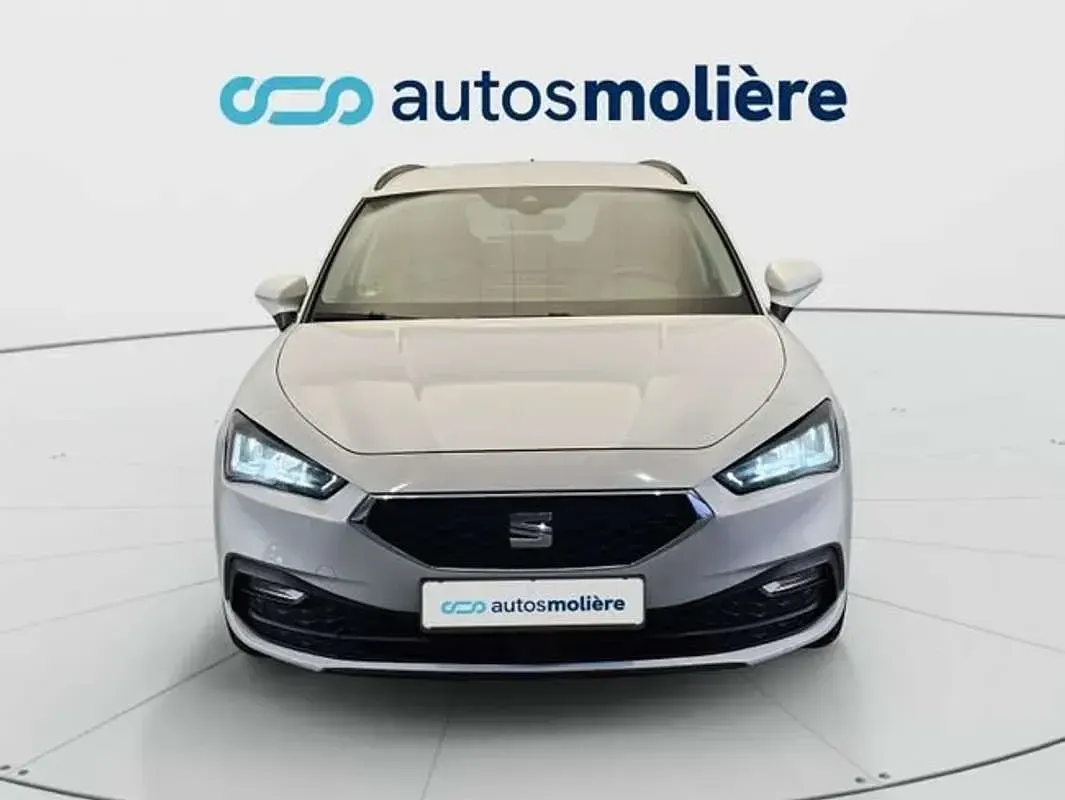 Usado Seat Leon Style 110 CV (80 kW) 2023 Blanco Utilitario