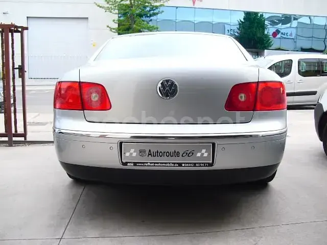 Usado VW Phaeton 225 CV (165 kW) 2006 Gris / plata Berlina
