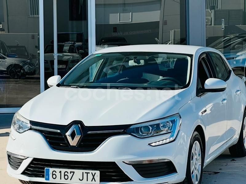 Usado Renault Mégane III Intens 100 CV (73 kW) 2016 Blanco Berlina