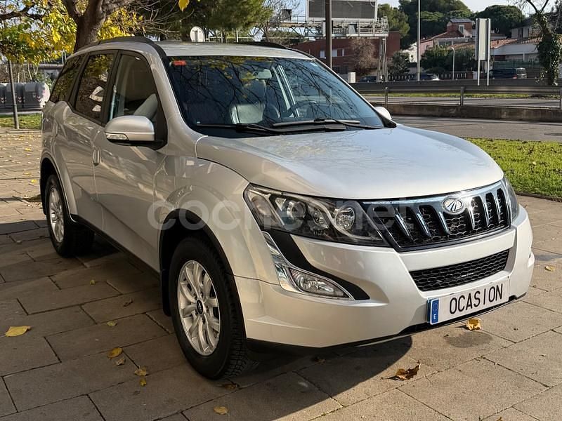 Usado Mahindra XUV500 140 CV (102 kW) 2019 Gris / plata SUV