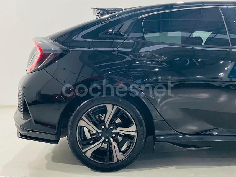 Usado Honda Civic Elegance 129 CV (94 kW) 2019 Negro Berlina