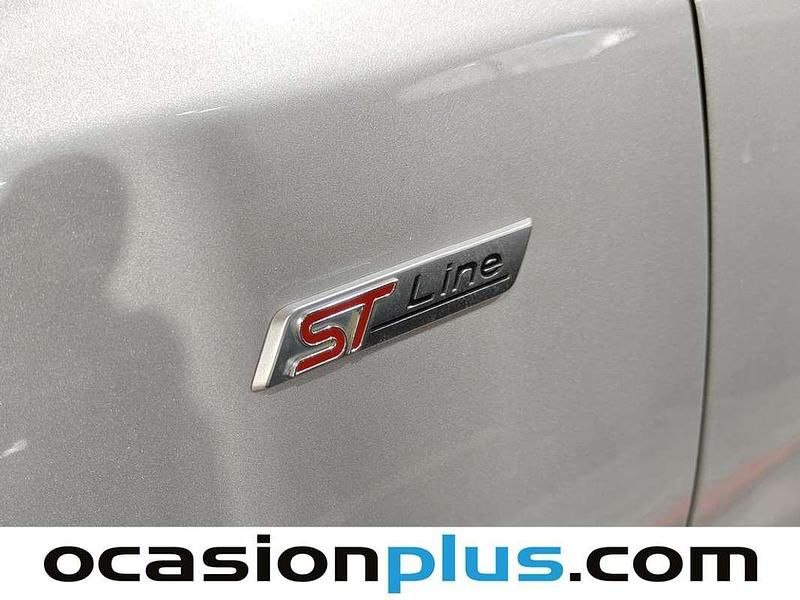 Usado Ford Focus ST-Line 155 CV (114 kW) 2024 Negro Utilitario
