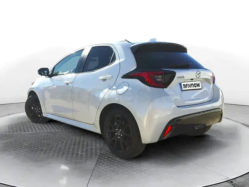 Usado Mazda 2 Homura-Line 116 CV (85 kW) 2024 Blanco Utilitario