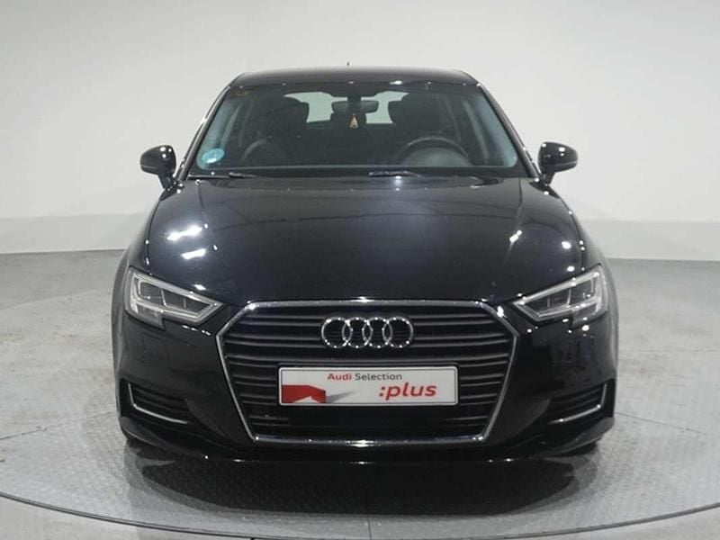 Usado Audi A3 Sportback Design 116 CV (85 kW) 2019 Negro Utilitario