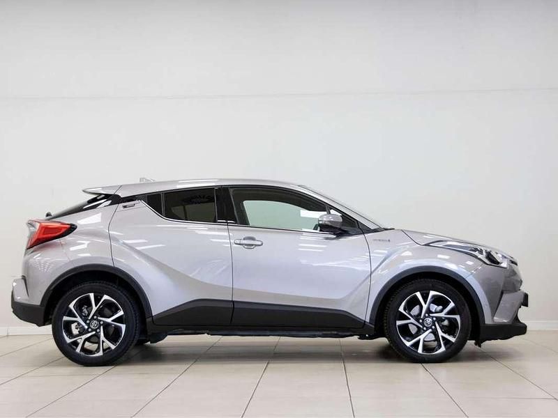 Usado Toyota C-HR Advance 122 CV (89 kW) 2019 Gris SUV