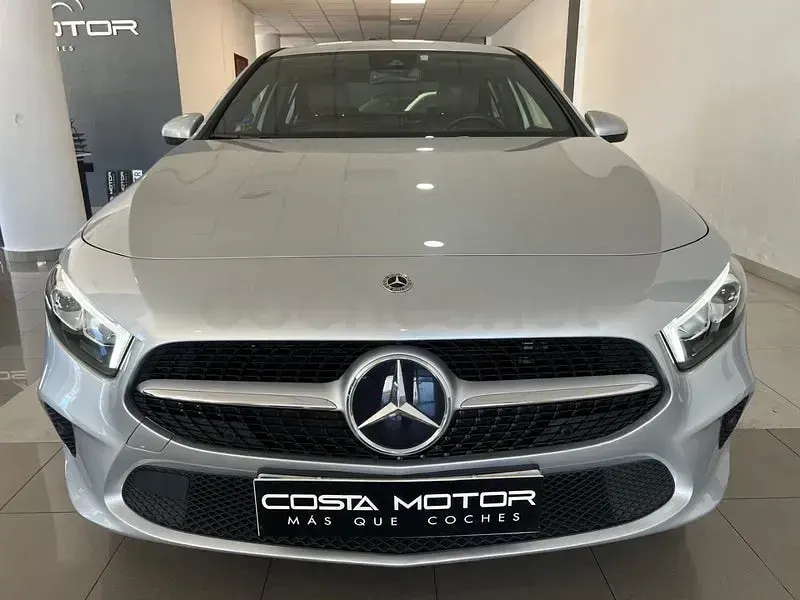 Usado Mercedes A250 218 CV (160 kW) 2022 Gris / plata Berlina