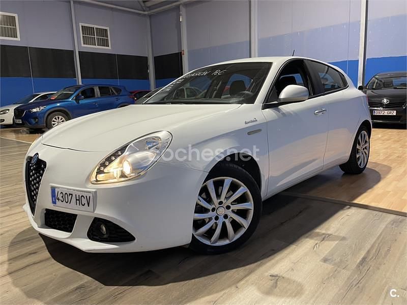 Blanco Usado 2011 Alfa Romeo Giulietta Progression Berlina | 8099 € (Precio justo) - Imagen 1/4