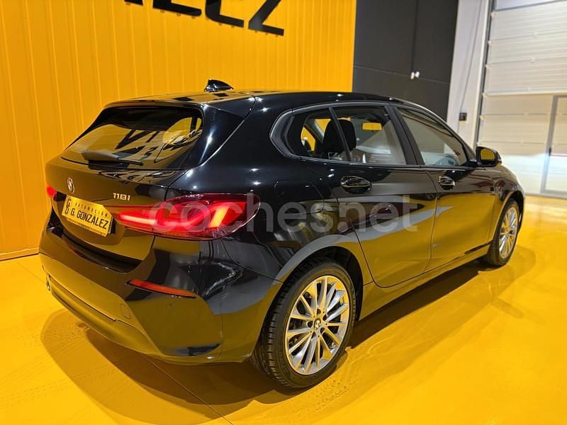 Usado BMW 118 Sport Line 136 CV (100 kW) 2023 Negro Utilitario