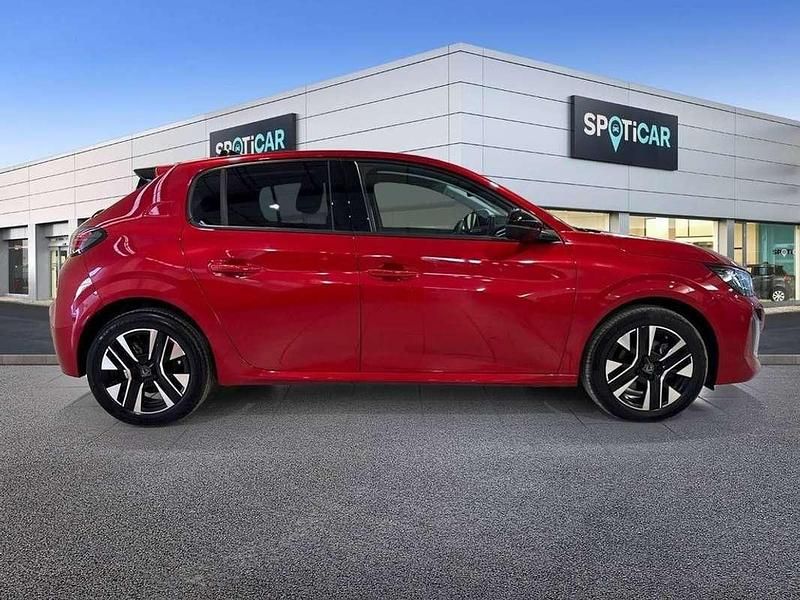 Usado Peugeot 208 Allure 102 CV (75 kW) 2024 Rojo Utilitario