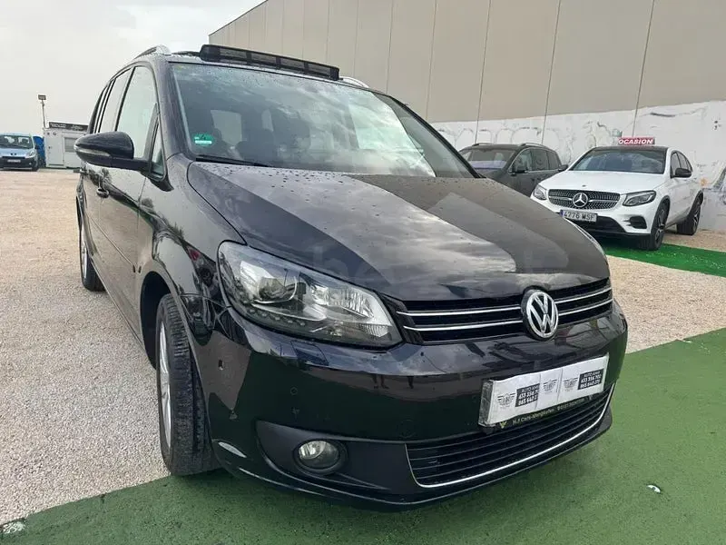 Usado VW Touran 140 CV (102 kW) 2013 Negro Monovolumen