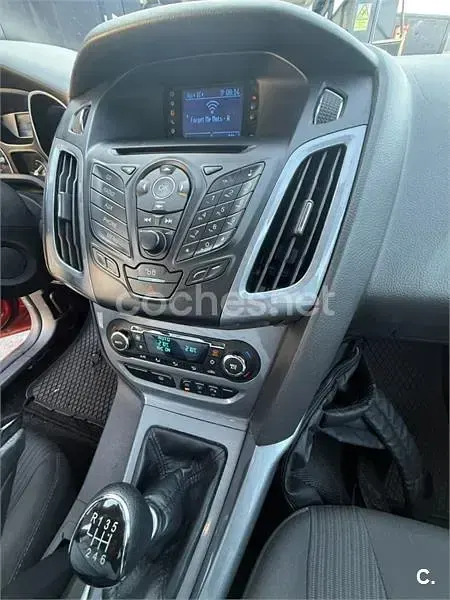 Usado Ford Focus Titanium 150 CV (110 kW) 2011 Granate Berlina