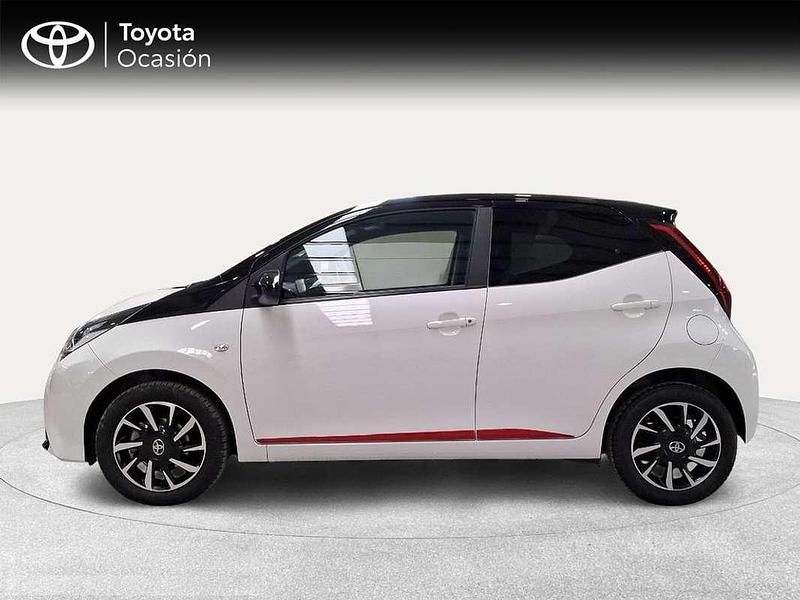 Używany Toyota Aygo Sport 72 KM (52 kW) 2021 Biały Hatchback