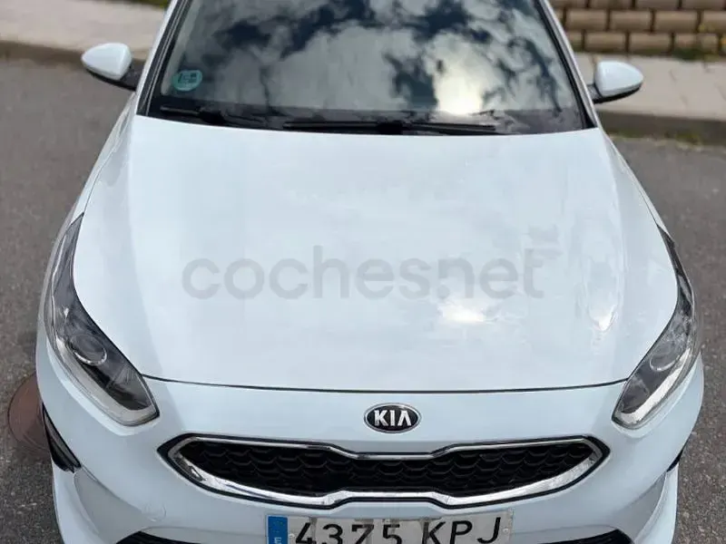 Usado Kia Ceed 120 CV (88 kW) 2018 Blanco Utilitario