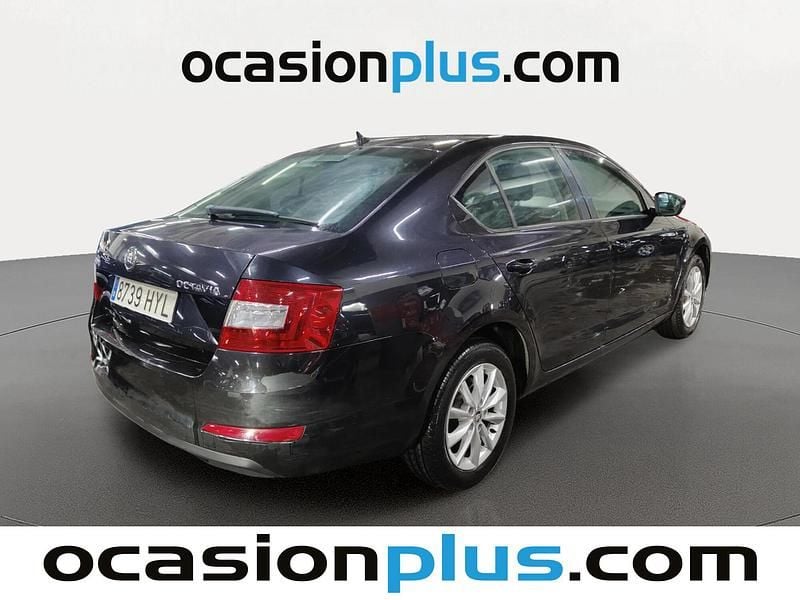 Usado Skoda Octavia Ambition 150 CV (110 kW) 2014 Negro Berlina