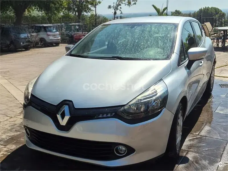 Usado Renault Clio IV Business 75 CV (55 kW) 2014 Blanco Berlina