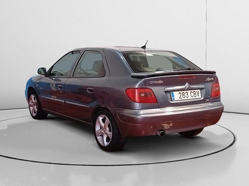 Usado Citroën Xsara 91 CV (66 kW) 2002 Gris Berlina