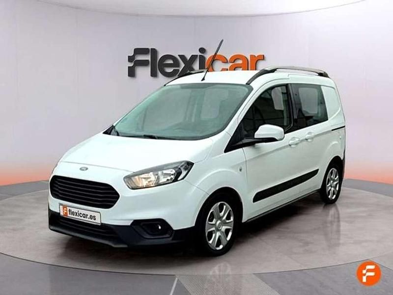 Usado Ford Tourneo Courier Trend 97 CV (71 kW) 2020 Blanco Monovolumen