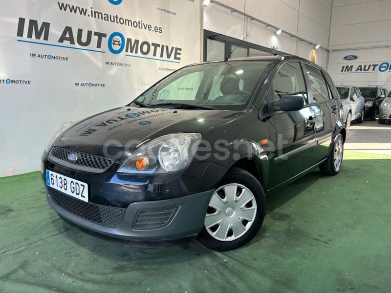 Negro Usado 2008 Ford Fiesta Trend Utilitario | 3990 € (Precio justo) - Imagen 1/4