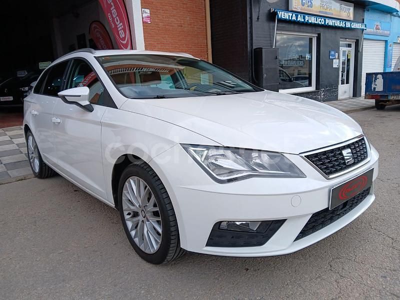 Usado Seat Leon Style 115 CV (84 kW) 2018 Blanco Familiar