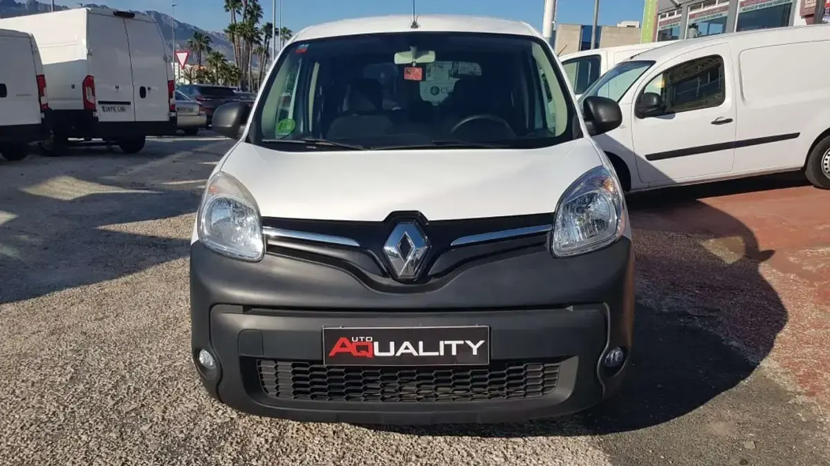 Usado Renault Kangoo 75 CV (55 kW) 2019 Blanco Monovolumen