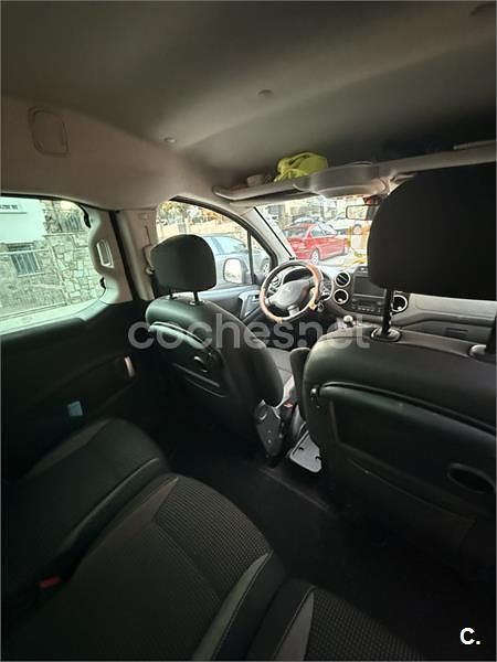 Usado Peugeot Partner Tepee Outdoor 100 CV (73 kW) 2015 Gris / plata Monovolumen