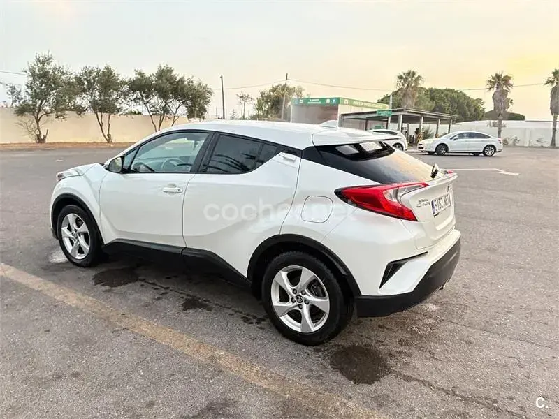 Usado Toyota C-HR Advance 122 CV (89 kW) 2018 Blanco SUV