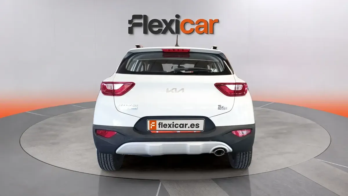 Usado Kia Stonic 101 CV (74 kW) 2021 Blanco SUV