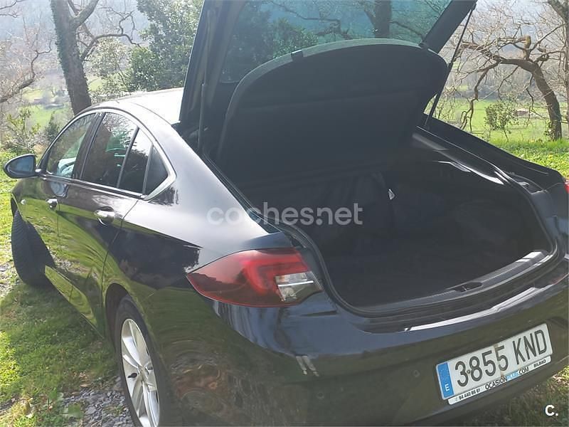 Usado Opel Insignia Innovation 165 CV (121 kW) 2018 Negro Berlina