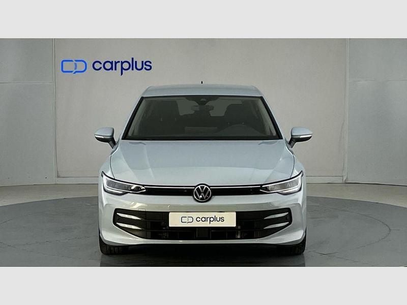 Usado VW Golf VIII 116 CV (85 kW) 2025 Plata azulado (metalizado) Utilitario