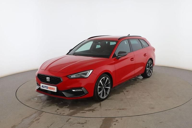 Rojo Usado 2021 Seat Leon FR Familiar | 21.499 € (Precio justo) - Imagen 1/3