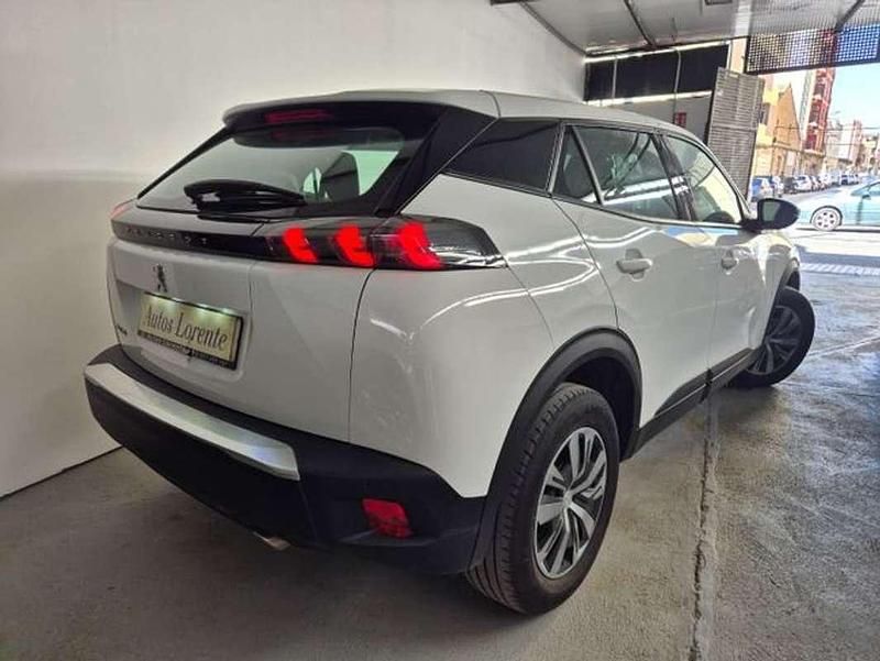 Usado Peugeot 2008 Active 110 CV (80 kW) 2021 Blanco SUV