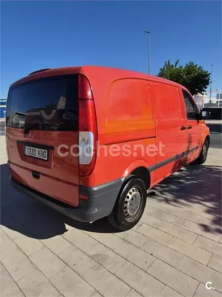 Usado Mercedes Vito Marco Polo 88 CV (64 kW) 2014 Rojo Van