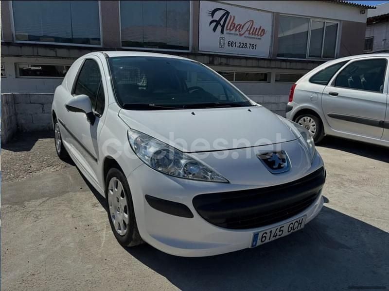 Usado Peugeot 207 70 CV (51 kW) 2008 Blanco Berlina
