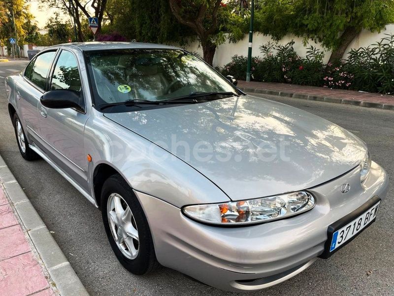 Gris Usado 2001 Chevrolet Alero Berlina | 3990 € - Imagen 1/4