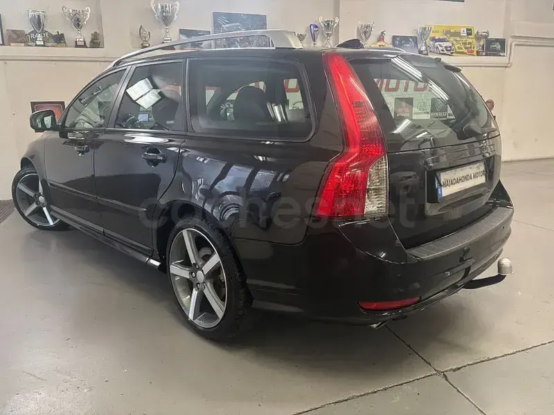 Usado Volvo V50 R-Design 150 CV (110 kW) 2012 Negro Familiar