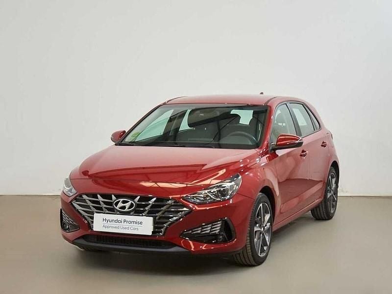 Sunset red Usado 2022 Hyundai i30 Berlina | 16.990 € (Precio justo) - Imagen 1/4