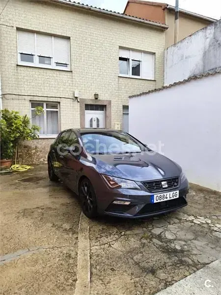 Usado Seat Leon FR 150 CV (110 kW) 2020 Gris / plata Berlina