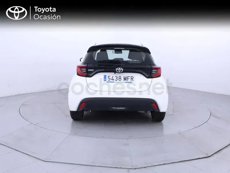 Usado Toyota Yaris 125 CV (91 kW) 2023 Blanco Utilitario
