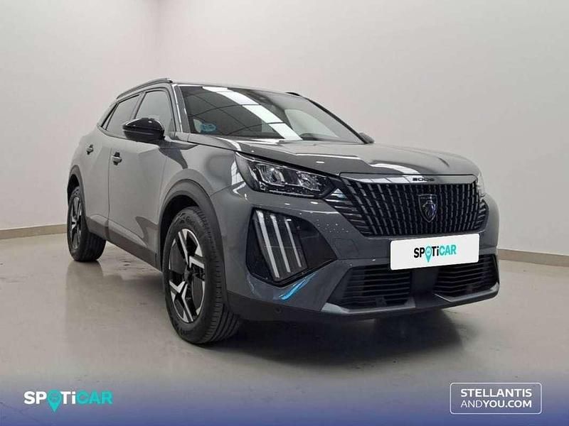 Usado Peugeot 2008 Allure 102 CV (75 kW) 2024 Gris SUV
