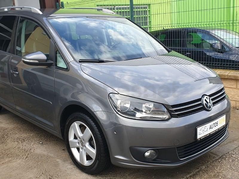 Usado VW Touran Sport 140 CV (102 kW) 2014 Gris / plata Monovolumen