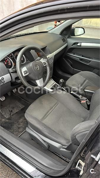 Usado Opel Astra Enjoy 105 CV (77 kW) 2007 Negro Berlina