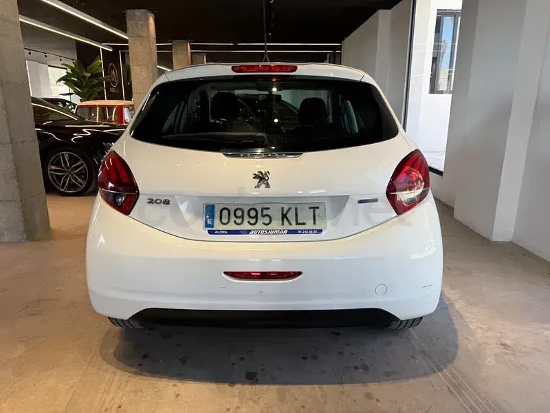 Usado Peugeot 208 GT-line 110 CV (80 kW) 2019 Blanco Utilitario