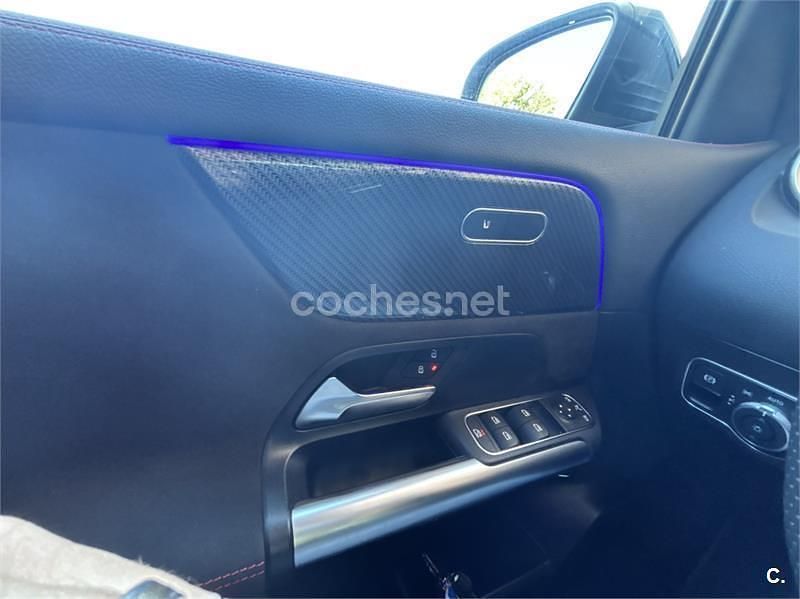 Usado Mercedes GLA200 163 CV (119 kW) 2025 Gris / plata SUV