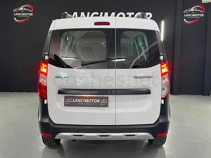 Usado Dacia Dokker Essentiel 102 CV (75 kW) 2020 Blanco Monovolumen
