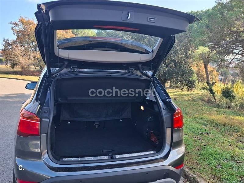 Usado BMW X1 150 CV (110 kW) 2016 Gris / plata SUV