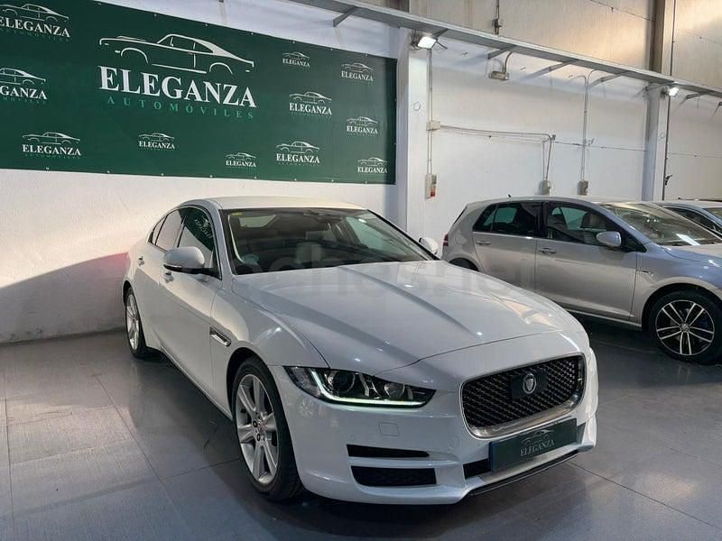 Usado Jaguar XE Pure 180 CV (132 kW) 2018 Blanco Berlina